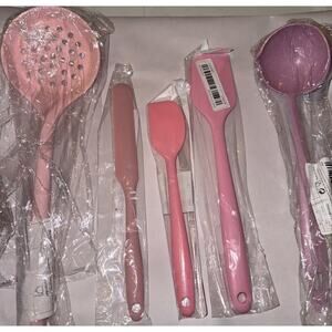 NWT Set Of Four Pink Silicone Spatulas & Strainer W/ Free Bonus Plastic Ladle